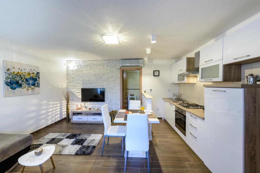 Apartment Mistral - Cosy Apartment With Sea View モルナット エクステリア 写真
