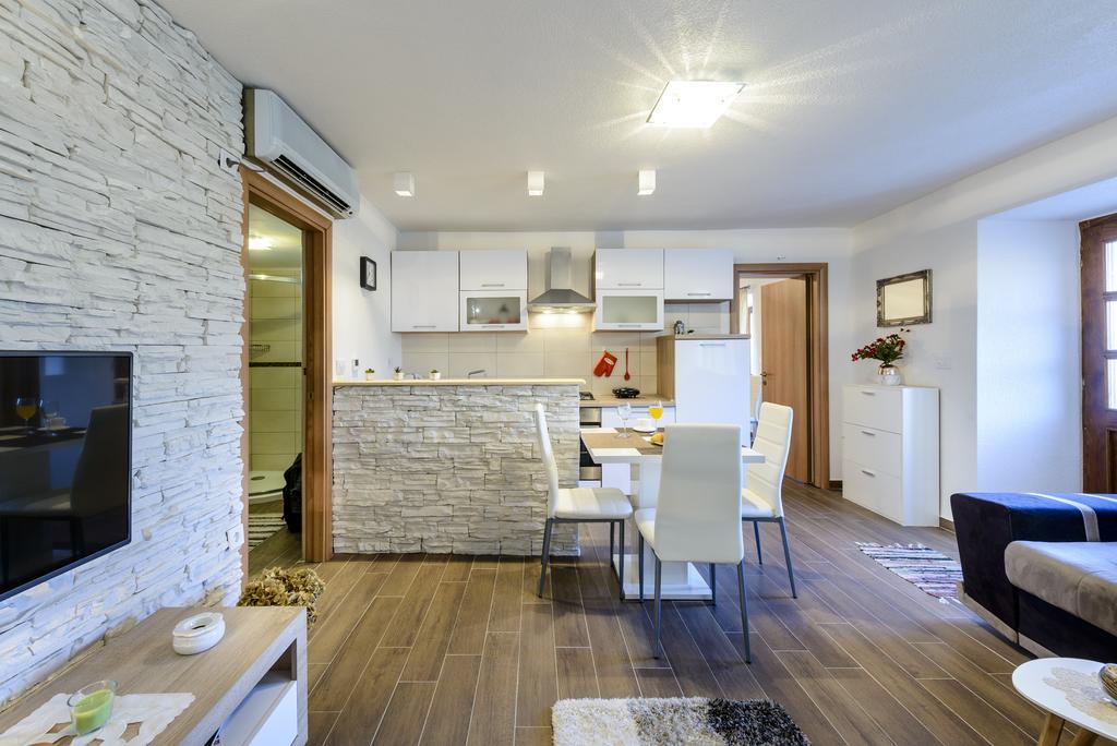 Apartment Mistral - Cosy Apartment With Sea View モルナット エクステリア 写真
